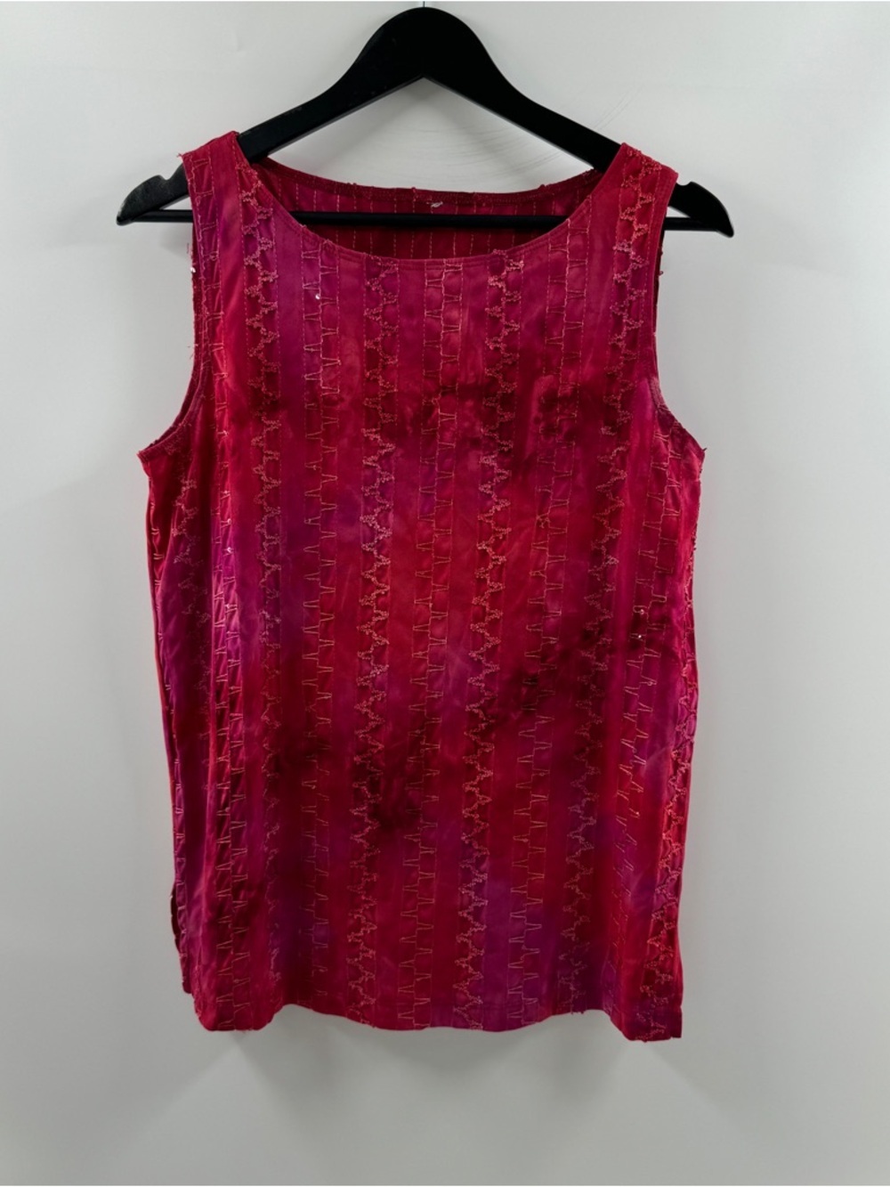 Red Pink Embroidered Sequin Tank Top – Women’s Medium